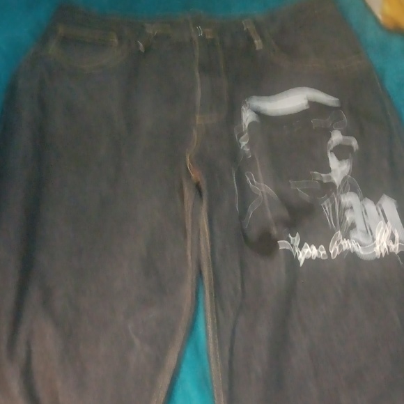 Tupac 👖 - Picture 2 of 3